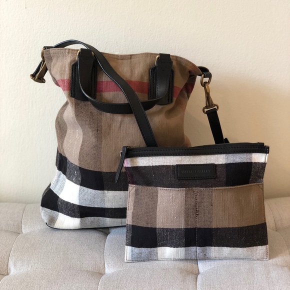 Burberry Handbags - 🎉HP🎉 Burberry Canvas Check Medium Ashby Bag